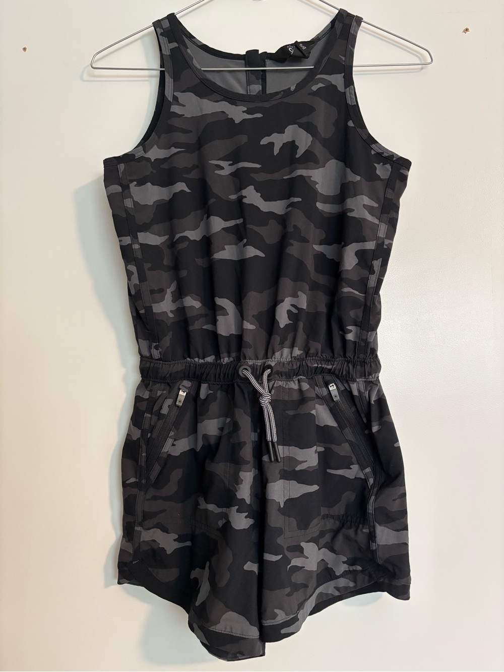 Athleta Girl On The Go Sleeveless Romper Black & Gray Camo Large 12 Activewear